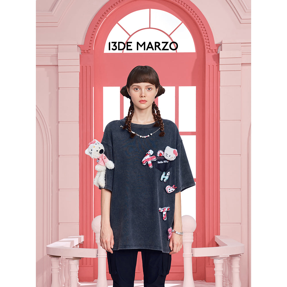 13De Marzo X Hello Kitty Plush Cake Letter T-Shirt Black - Mores Studio