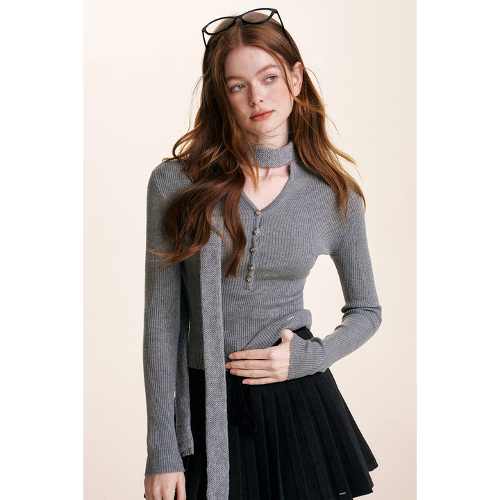 Kroche Rose Button V-Neck Knitted Top Gray