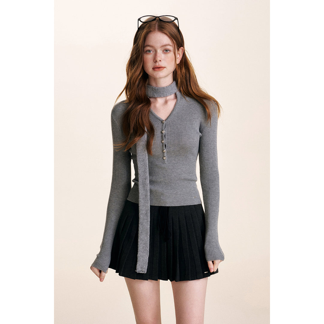 Kroche Rose Button V-Neck Knitted Top Gray