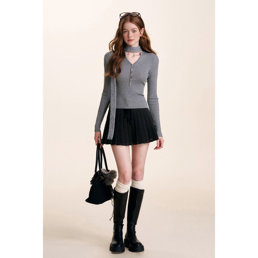 Kroche Rose Button V-Neck Knitted Top Gray