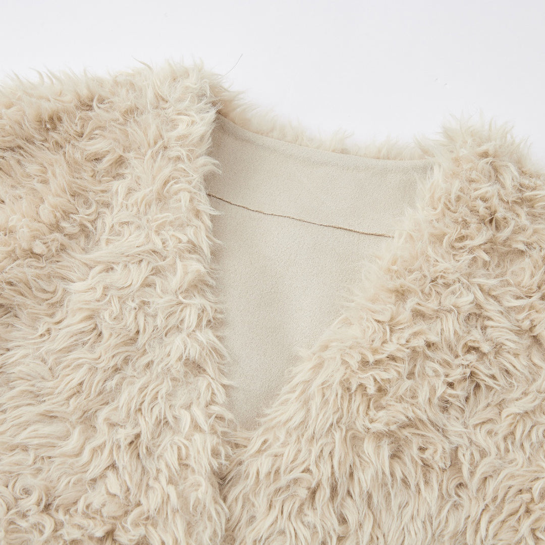 SomeSowe Horn Button Furry Long Jacket Beige