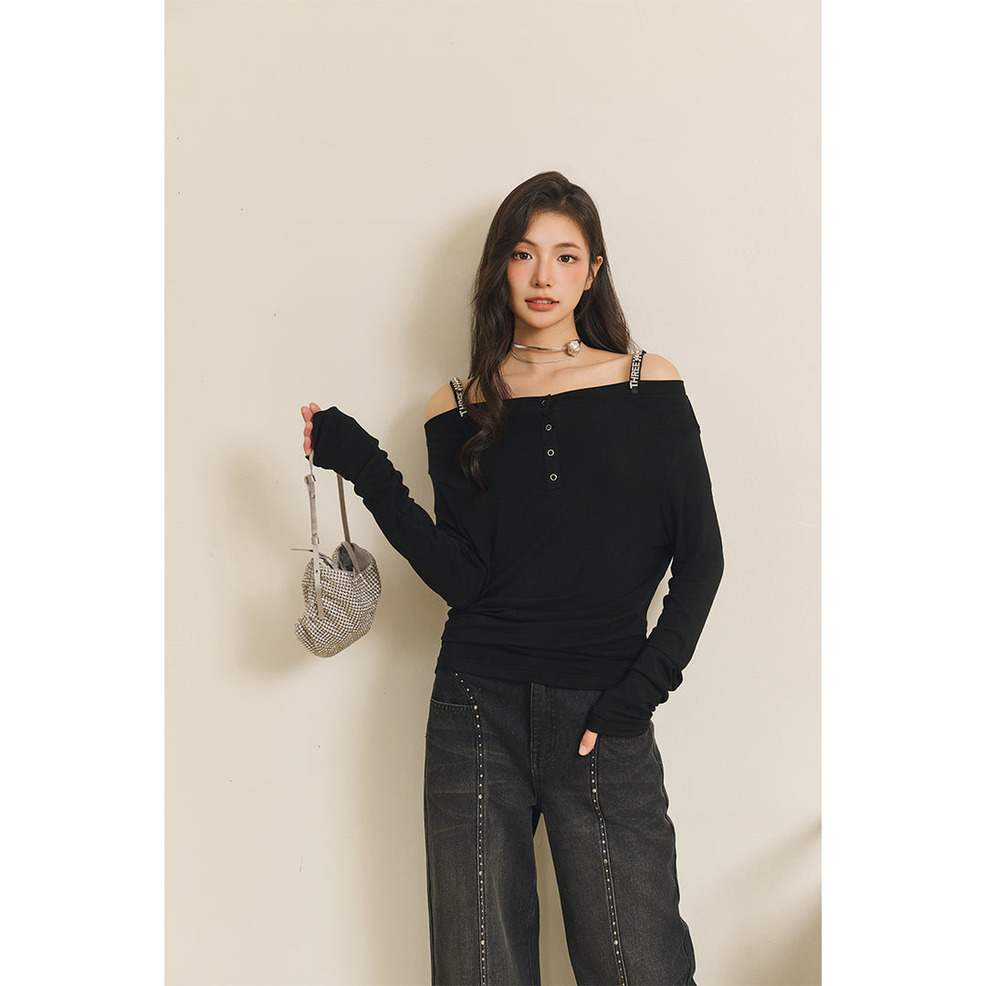 Three Quarters Logo Diamond Chain Off Shoulder Wool Top Black