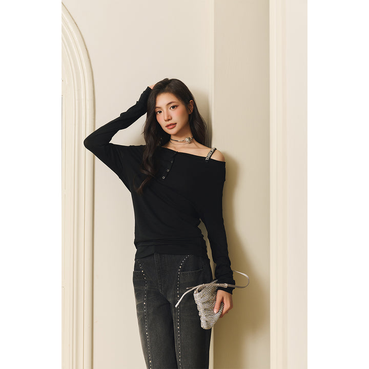 Three Quarters Logo Diamond Chain Off Shoulder Wool Top Black