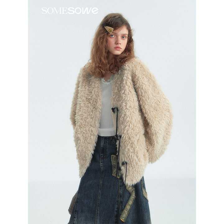 SomeSowe Horn Button Furry Long Jacket Beige