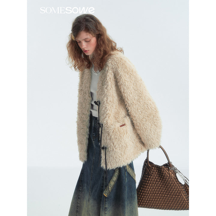 SomeSowe Horn Button Furry Long Jacket Beige