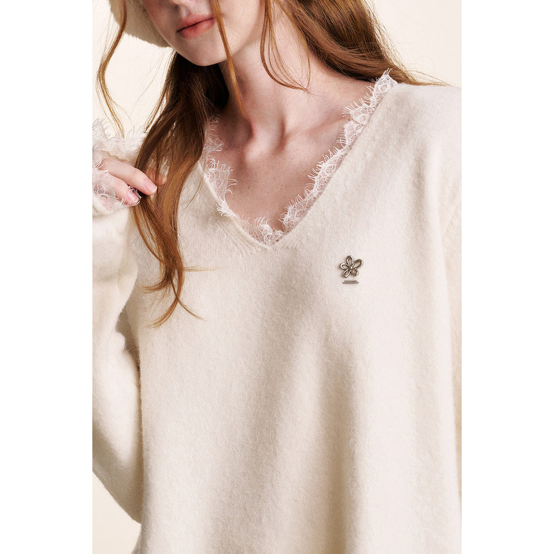 Kroche Lace Patchwork V-Neck Knit Top Cream