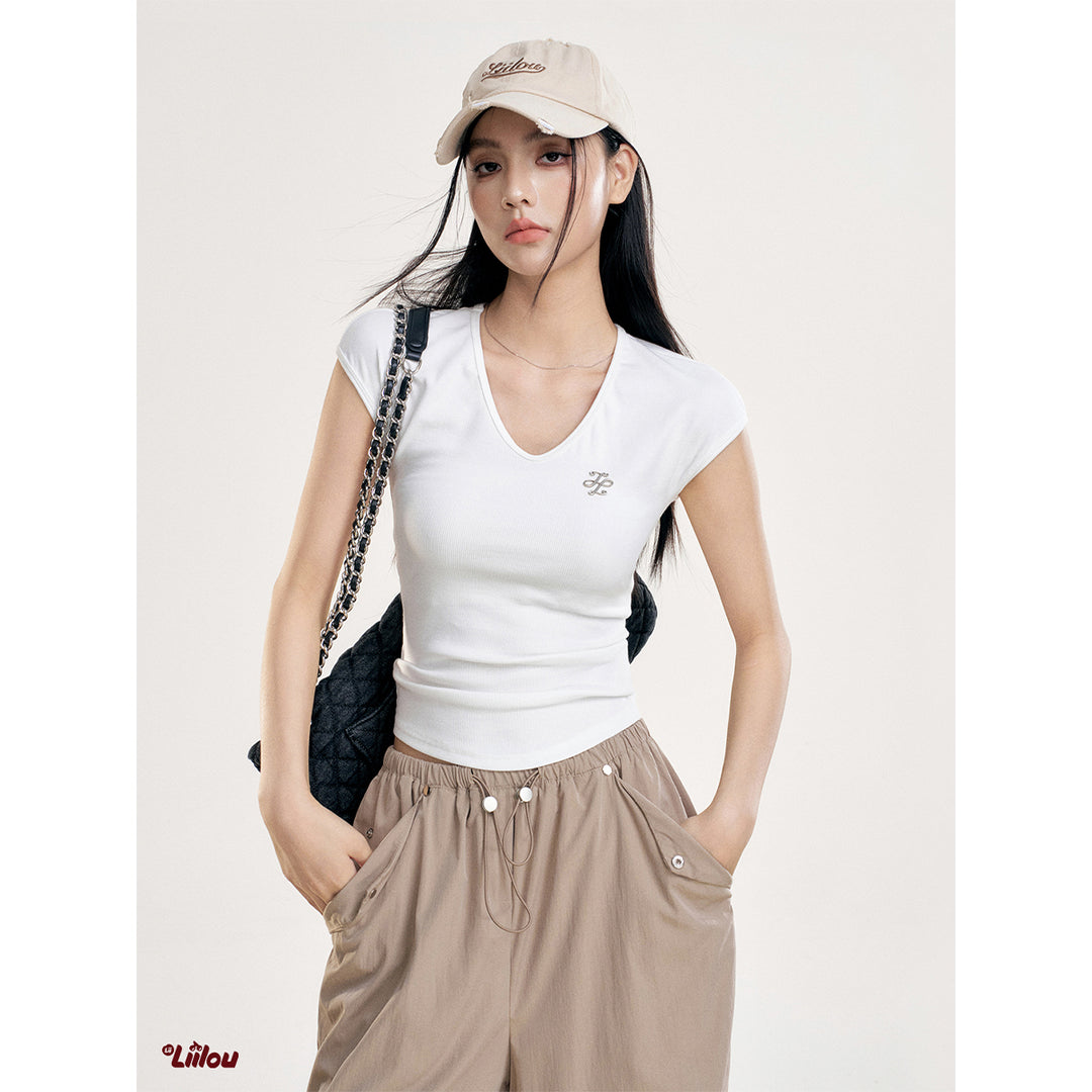 Liilou V-Neck Metal Logo Slim Top White